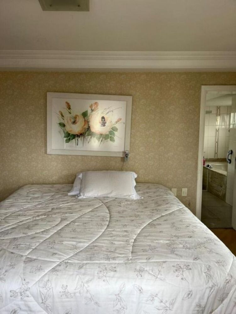 Apartamento à venda com 4 quartos, 200m² - Foto 2