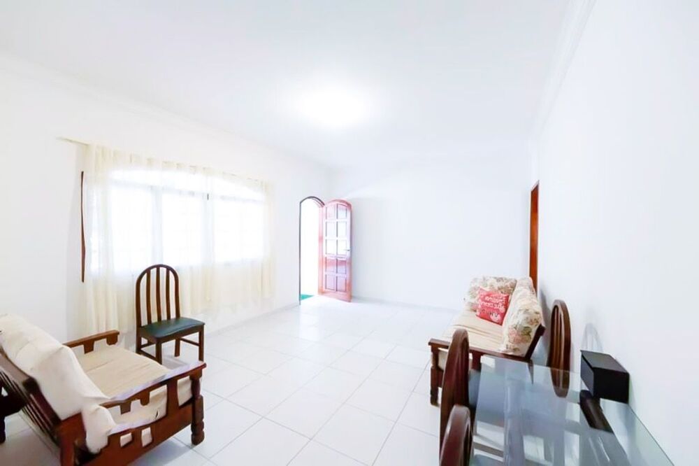 Casa à venda com 2 quartos, 140m² - Foto 1