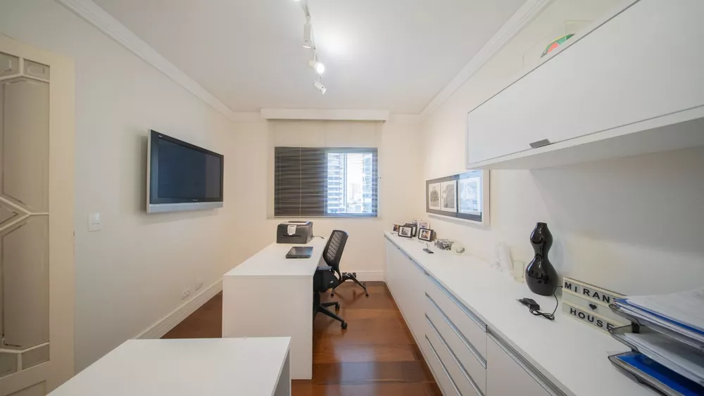 Apartamento, 3 quartos, 205 m² - Foto 2