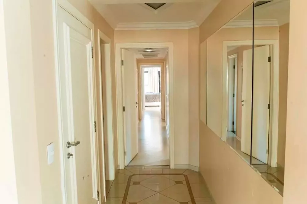 Apartamento à venda com 3 quartos, 218m² - Foto 3