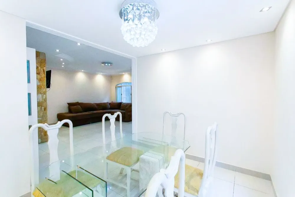 Sobrado, 3 quartos, 210 m² - Foto 1