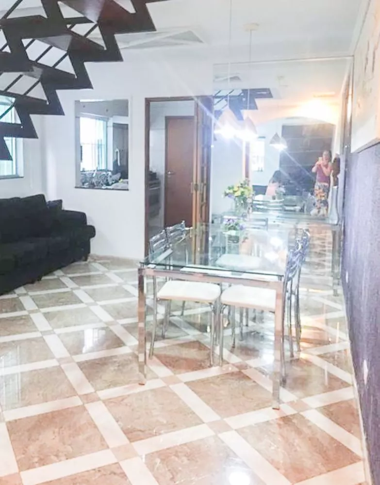 Sobrado à venda com 3 quartos, 240m² - Foto 1