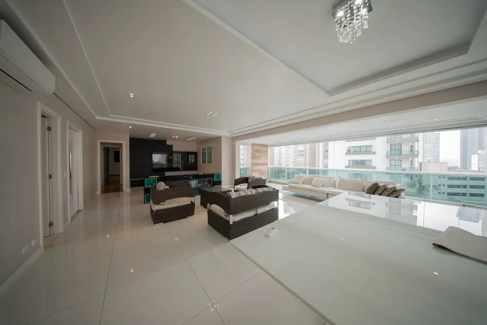 Apartamento, 3 quartos, 244 m² - Foto 2