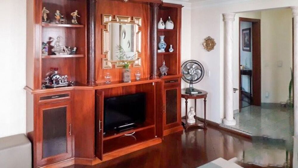 Apartamento à venda com 3 quartos, 158m² - Foto 2