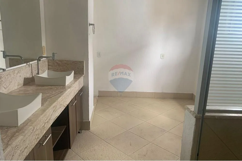 Casa, 3 quartos, 240 m² - Foto 3