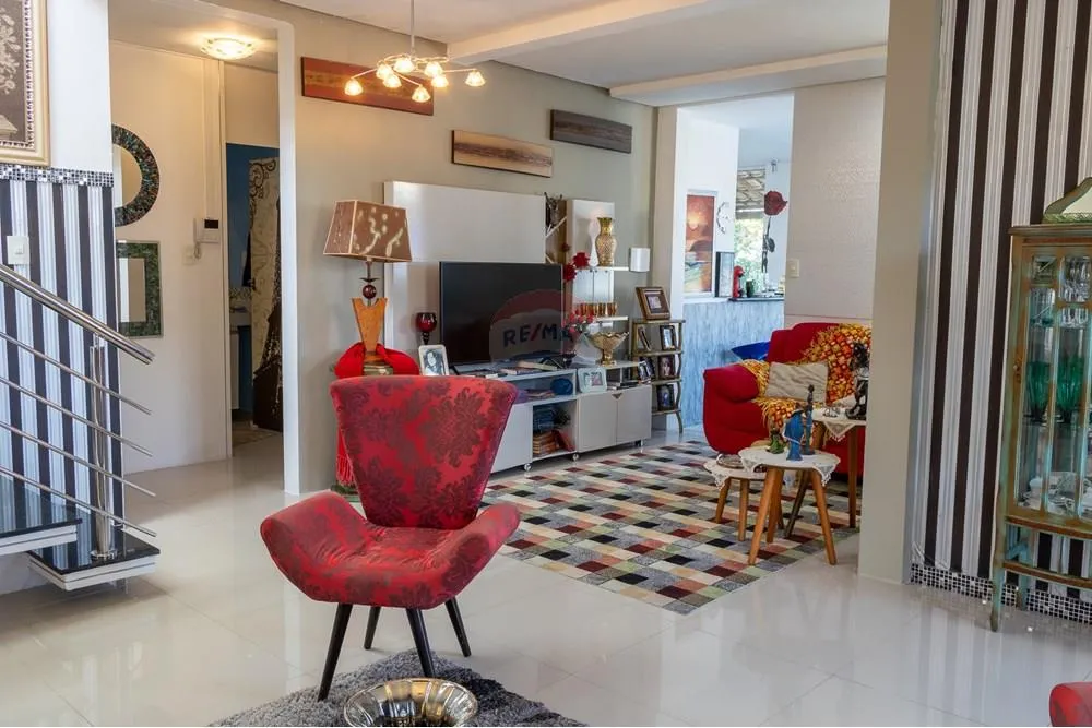 Casa, 3 quartos, 263 m² - Foto 1