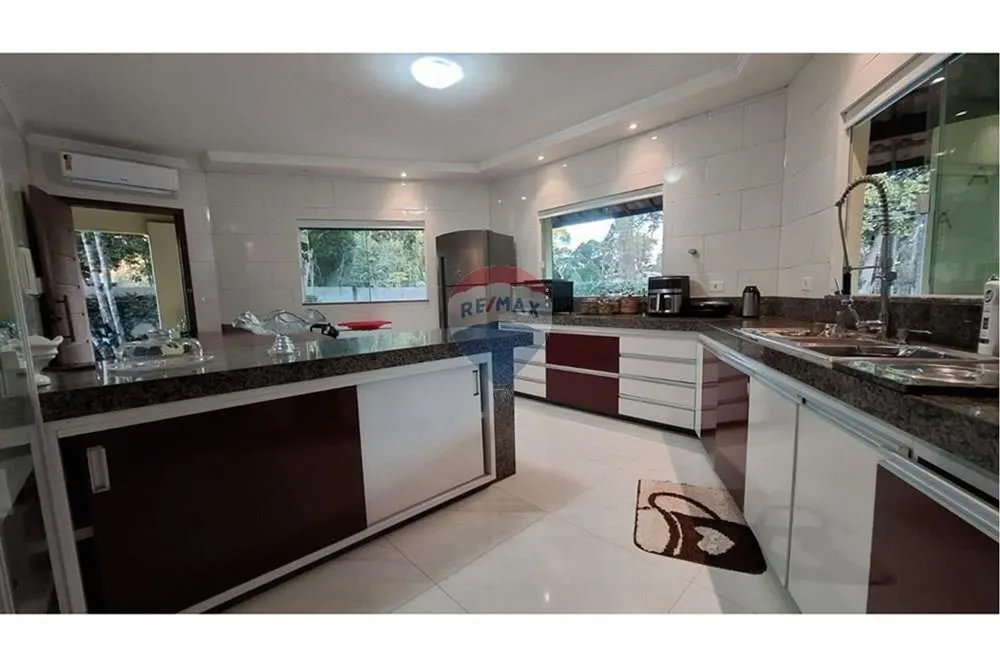 Casa, 5 quartos, 300 m² - Foto 1