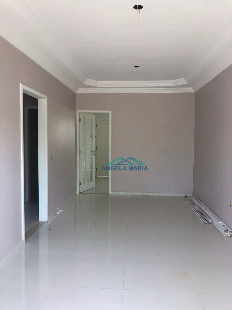 Casa à venda com 3 quartos, 102m² - Foto 3