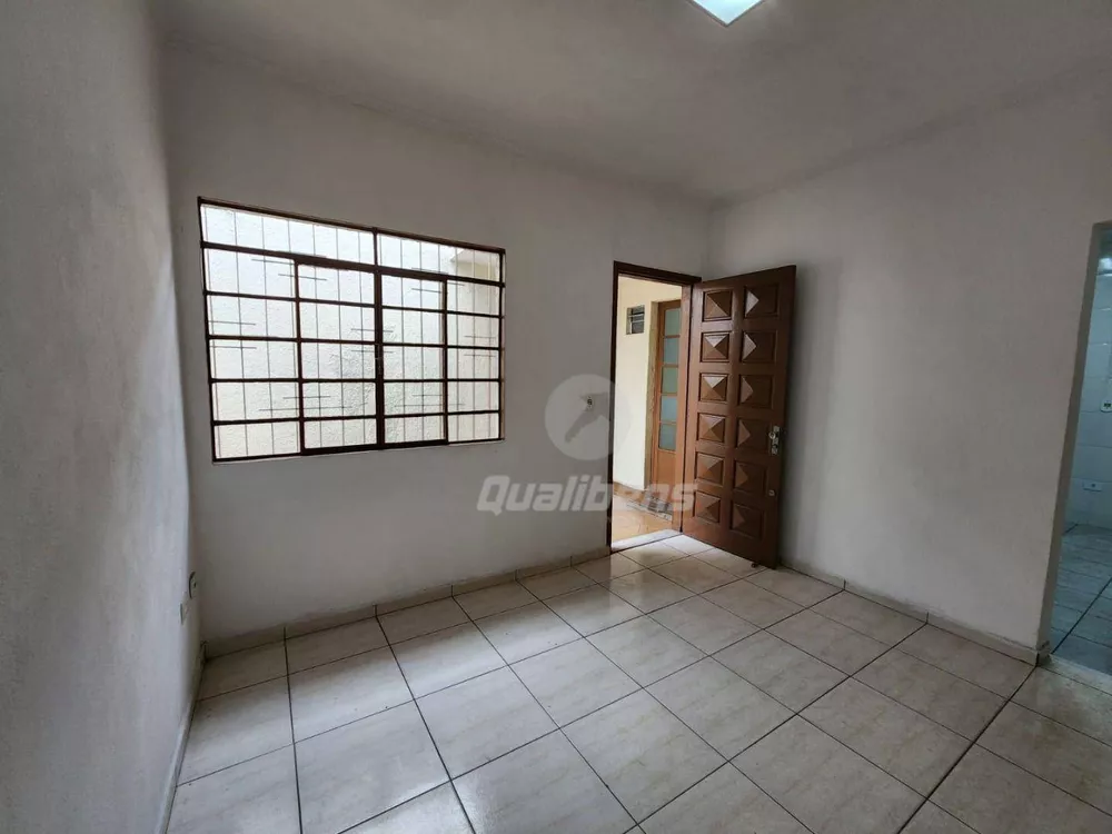 Casa para alugar com 2 quartos, 127m² - Foto 2