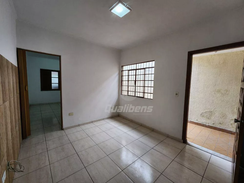 Casa para alugar com 2 quartos, 127m² - Foto 1