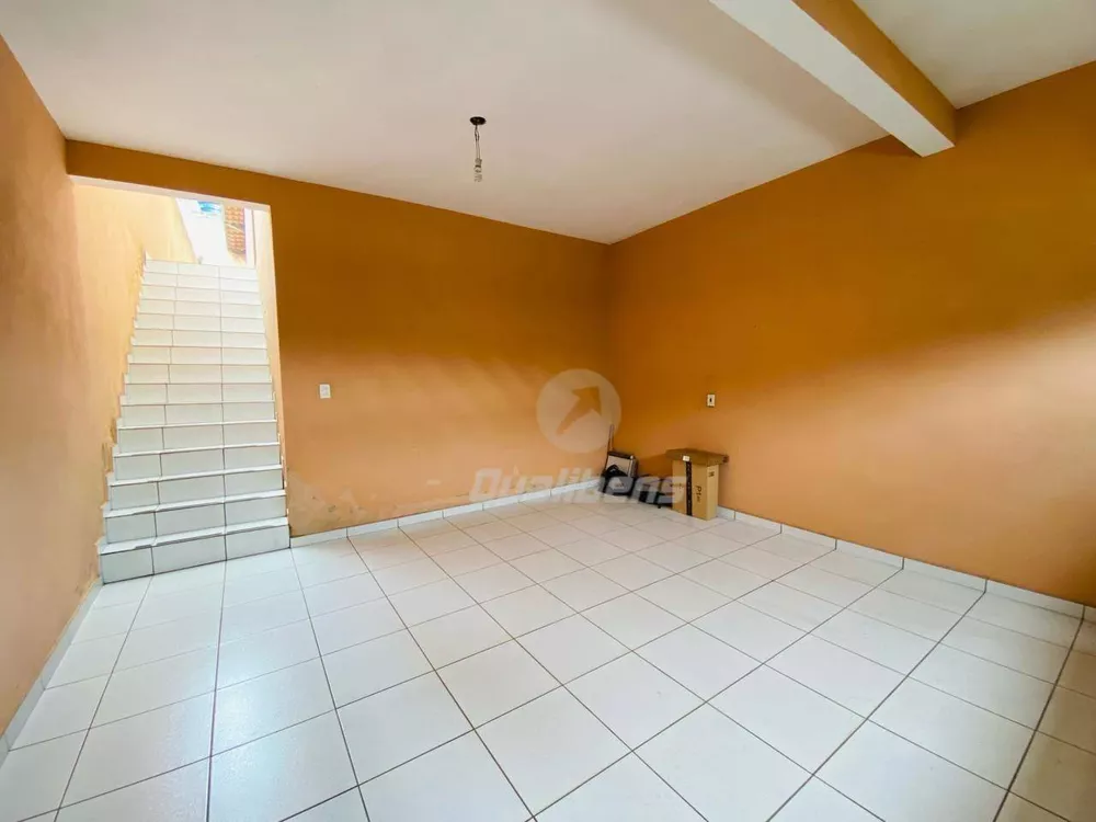 Casa à venda com 3 quartos, 85m² - Foto 3