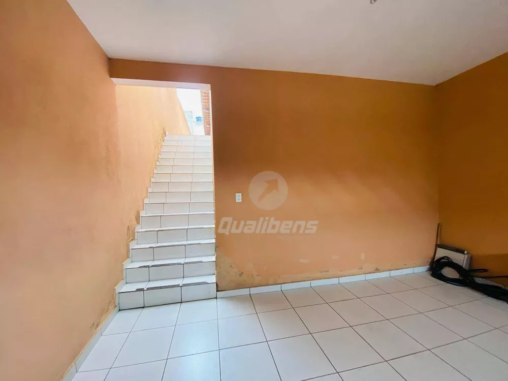 Casa à venda com 3 quartos, 85m² - Foto 2