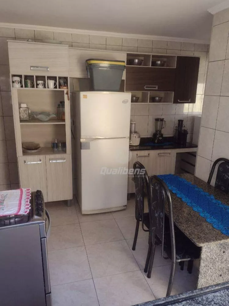 Casa à venda com 2 quartos, 96m² - Foto 2