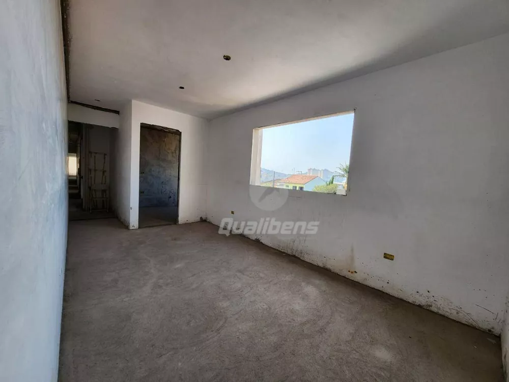 Apartamento à venda com 2 quartos, 62m² - Foto 2