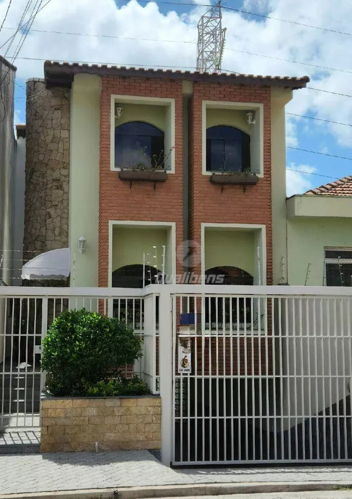 Sobrado à venda com 3 quartos, 229m² - Foto 1