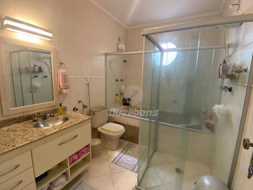 Sobrado à venda com 3 quartos, 229m² - Foto 2