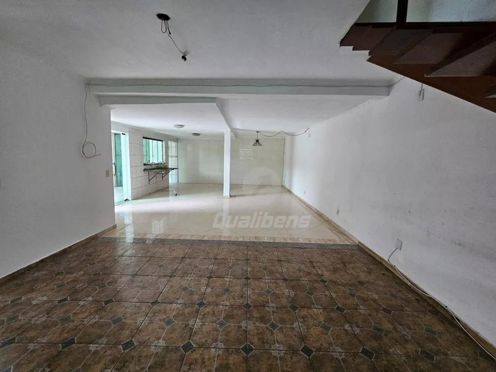 Sobrado à venda com 3 quartos, 272m² - Foto 3