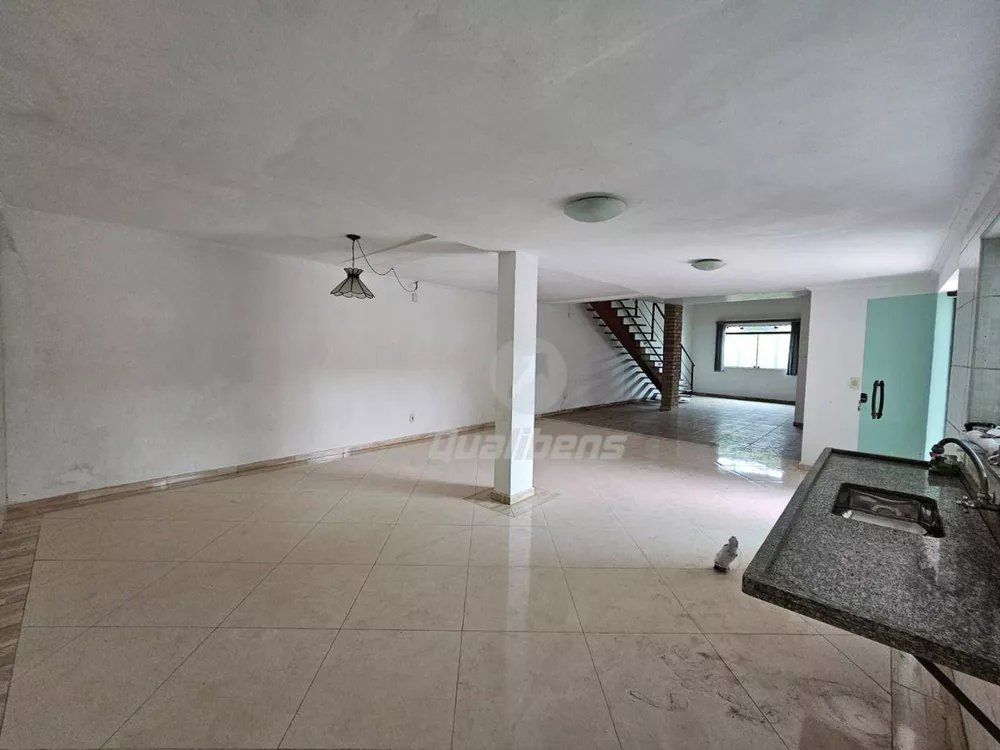 Sobrado à venda com 3 quartos, 272m² - Foto 2