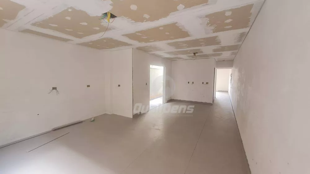 Sobrado à venda com 3 quartos, 216m² - Foto 1