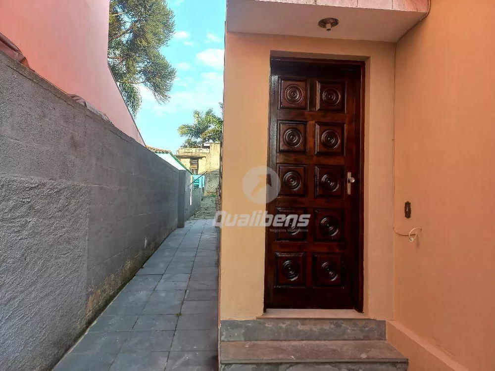 Sobrado à venda com 2 quartos, 220m² - Foto 3