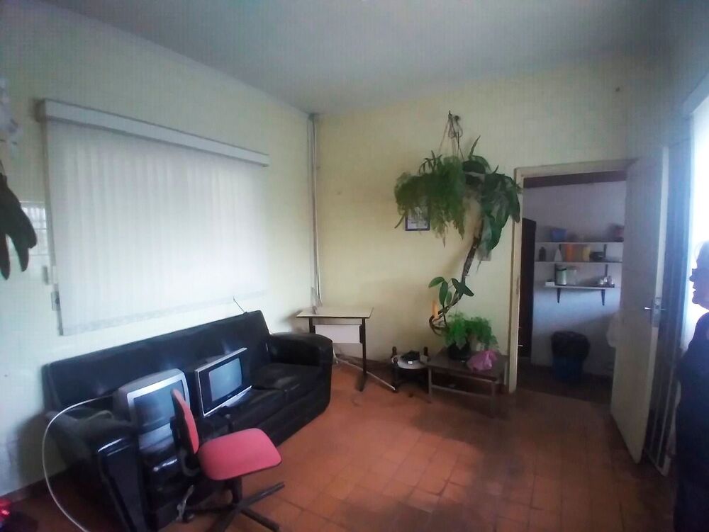 Casa à venda com 4 quartos, 200m² - Foto 3