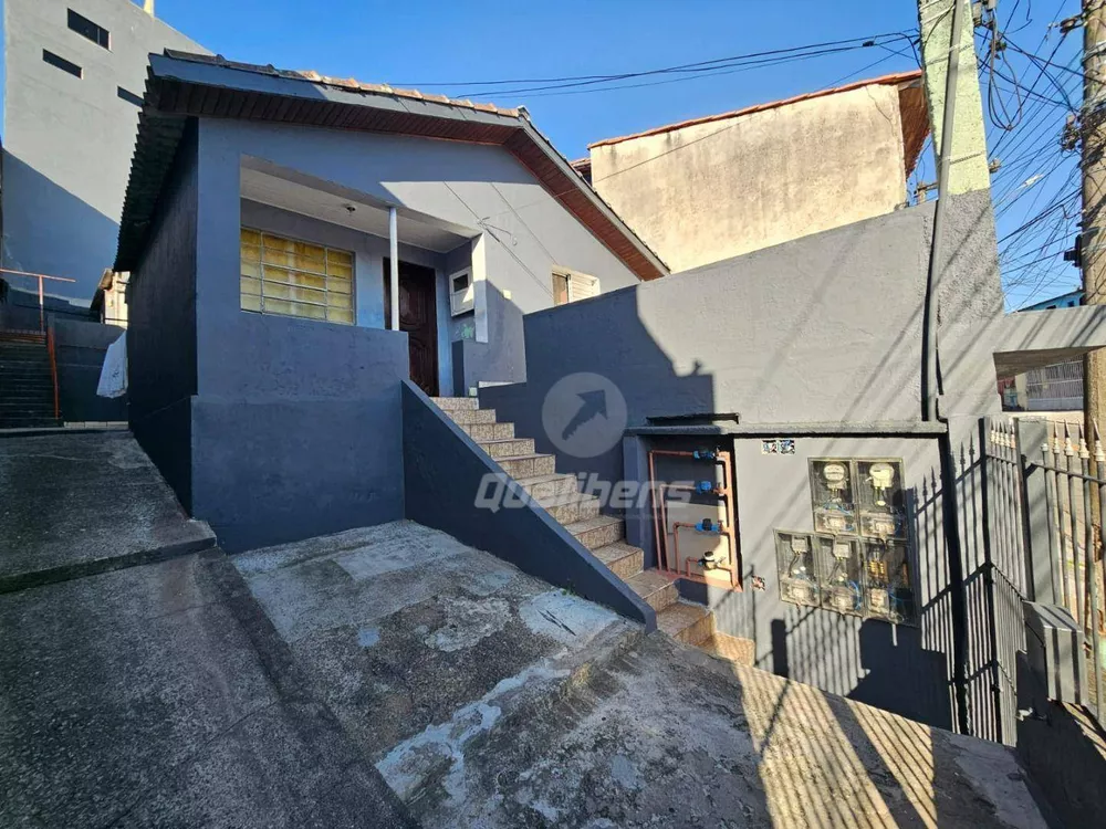 Casa à venda com 6 quartos, 248m² - Foto 1