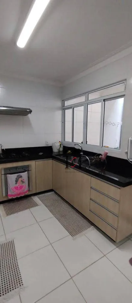 Sobrado, 3 quartos, 208 m² - Foto 2