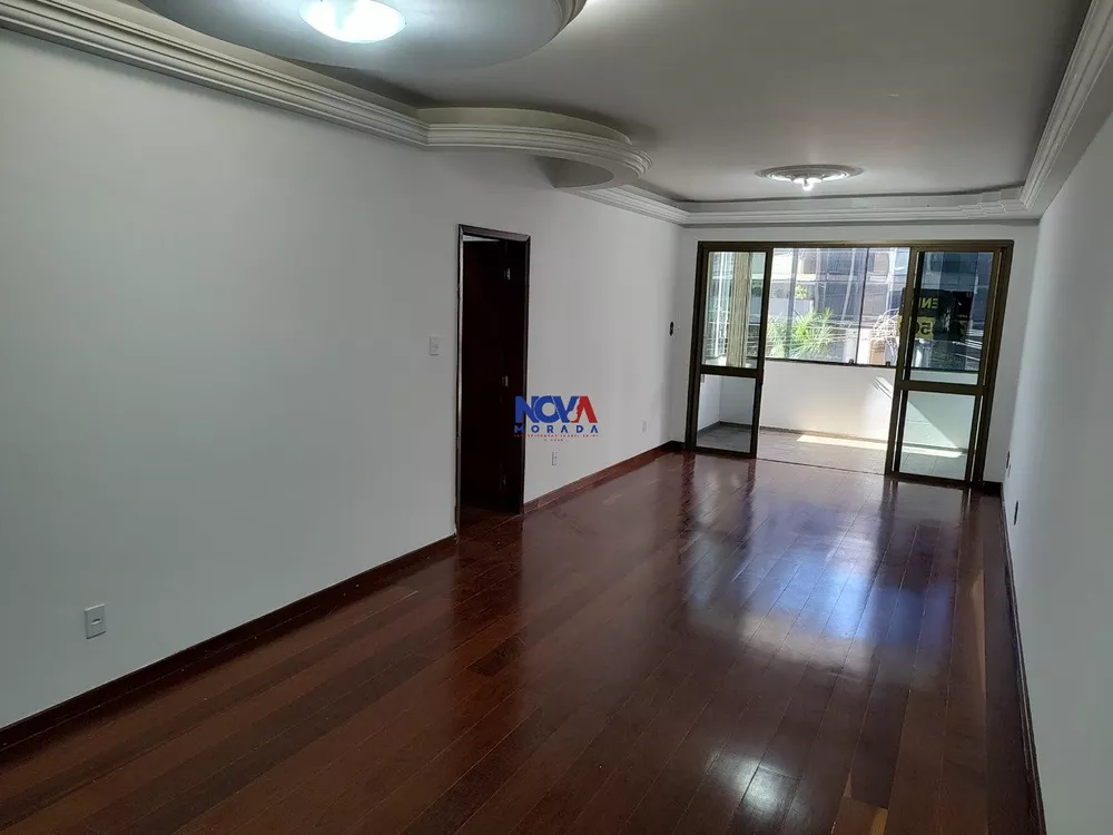 Apartamento à venda com 3 quartos, 160m² - Foto 1