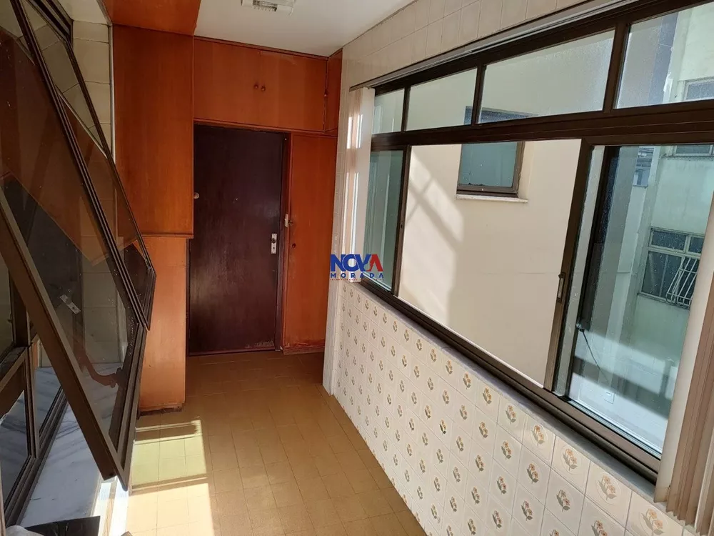 Apartamento à venda com 3 quartos, 160m² - Foto 4