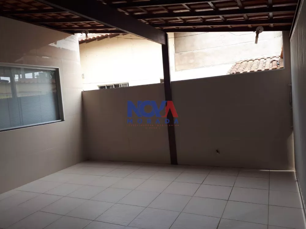 Casa à venda com 2 quartos, 45m² - Foto 2