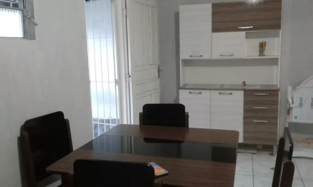 Casa à venda com 2 quartos, 65m² - Foto 2