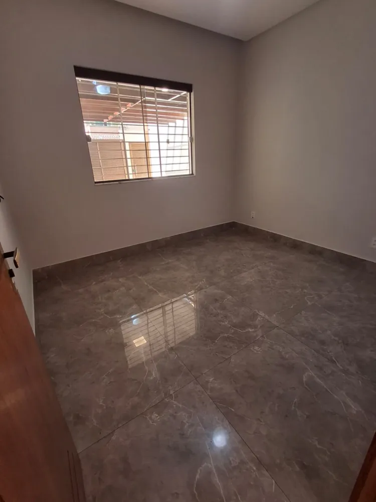 Casa, 4 quartos, 220 m² - Foto 1