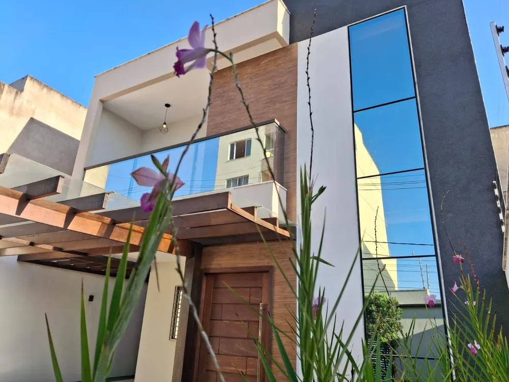 Casa, 4 quartos, 220 m² - Foto 2