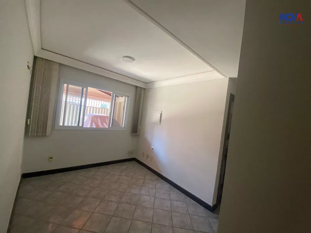 Casa à venda com 4 quartos, 250m² - Foto 11