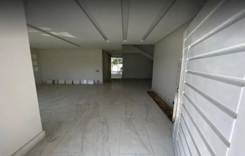 Casa à venda com 5 quartos, 380m² - Foto 2