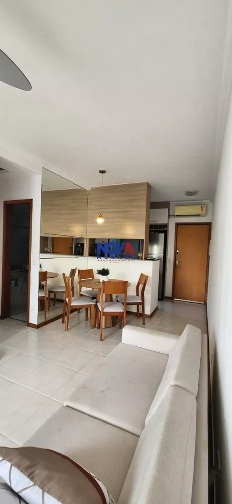 Apartamento à venda com 2 quartos, 75m² - Foto 2