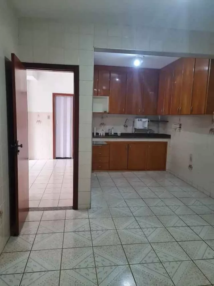 Apartamento à venda com 3 quartos, 150m² - Foto 4