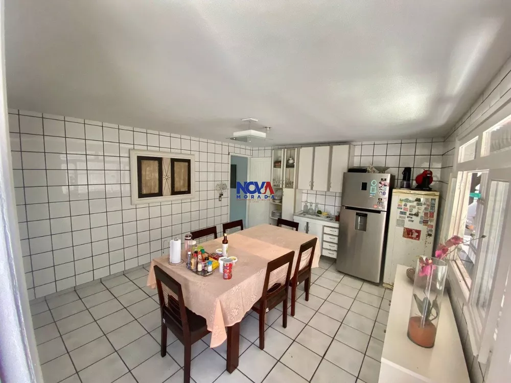 Casa à venda com 4 quartos, 250m² - Foto 5