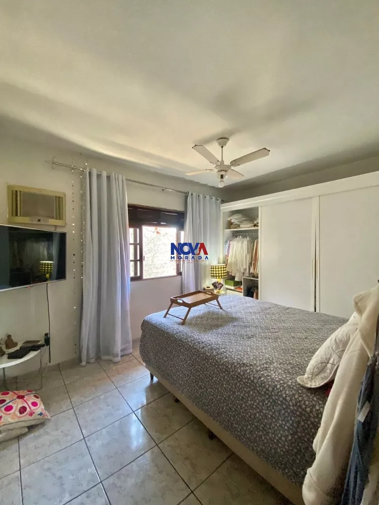 Casa à venda com 4 quartos, 250m² - Foto 15