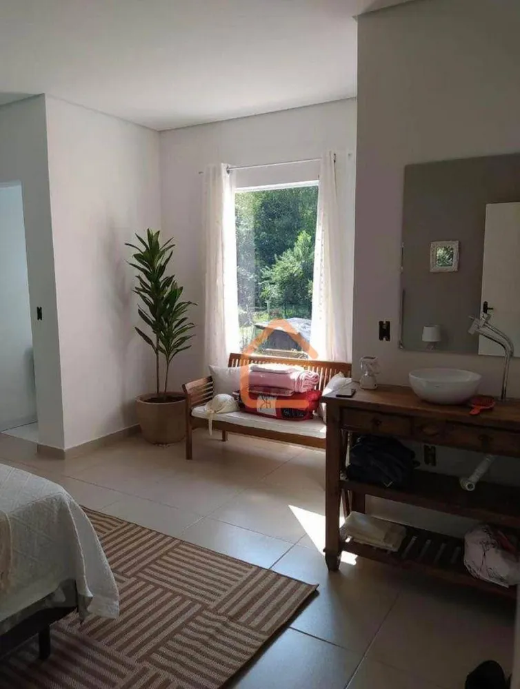 Chácara, 4 quartos, 5000 m² - Foto 1