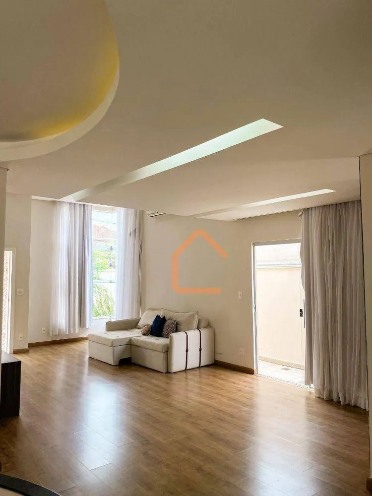 Casa, 3 quartos, 202 m² - Foto 2