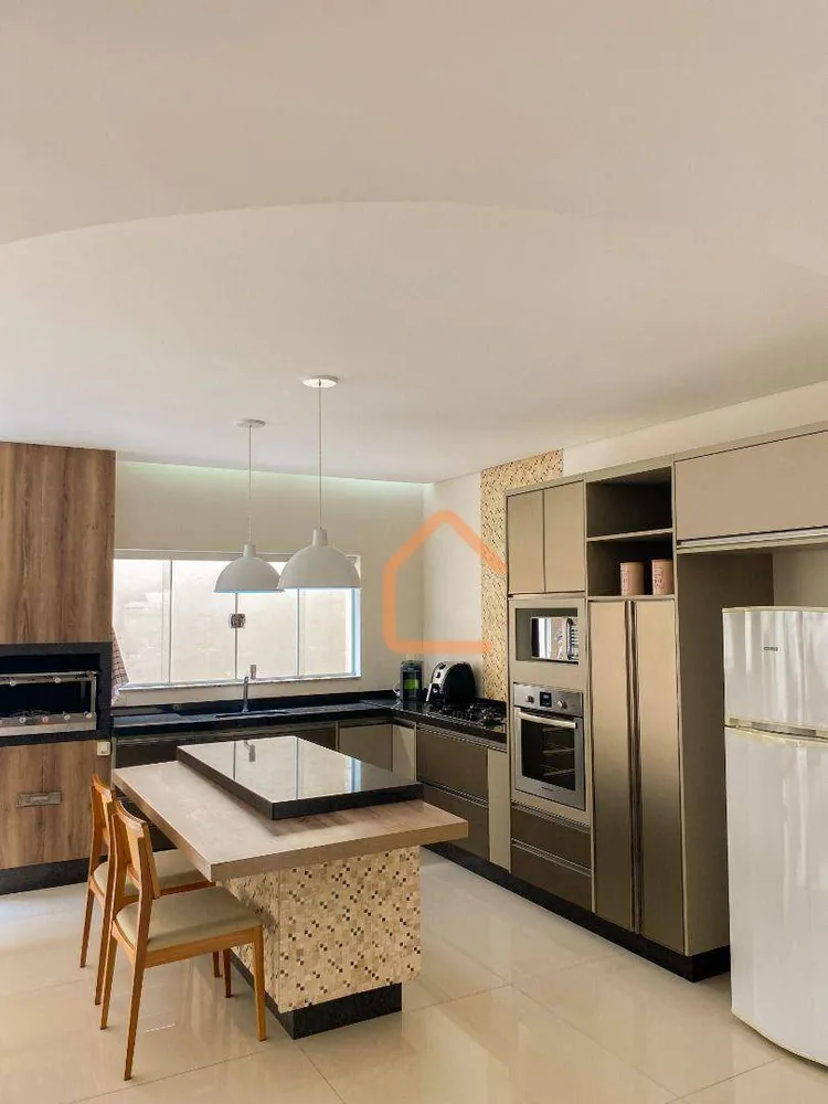 Casa, 3 quartos, 202 m² - Foto 15