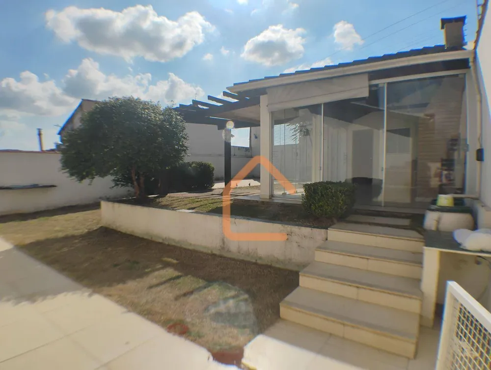Casa, 4 quartos, 250 m² - Foto 1