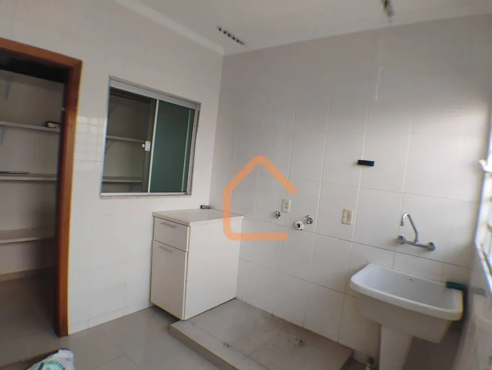 Casa, 4 quartos, 250 m² - Foto 3
