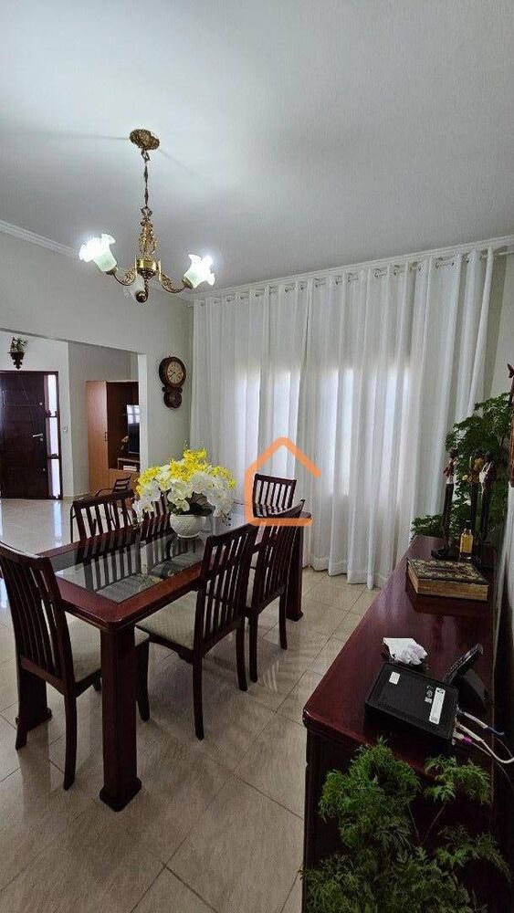 Casa à venda com 4 quartos, 217m² - Foto 7