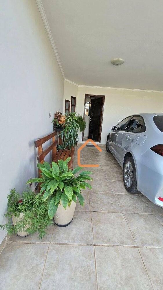 Casa à venda com 4 quartos, 217m² - Foto 3