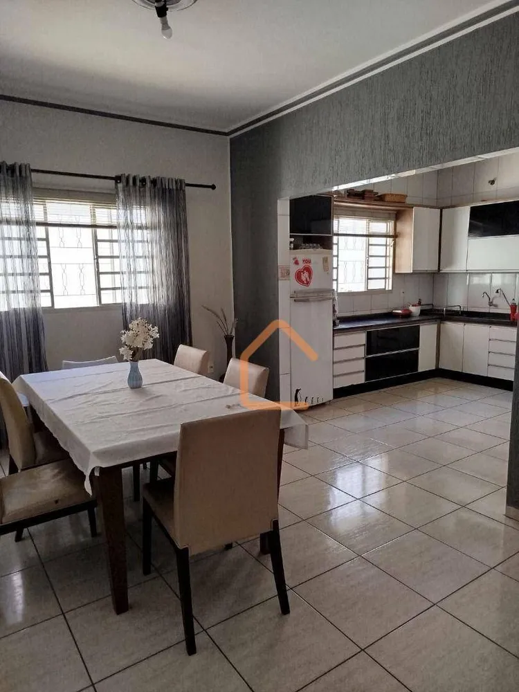 Casa, 3 quartos, 173 m² - Foto 4