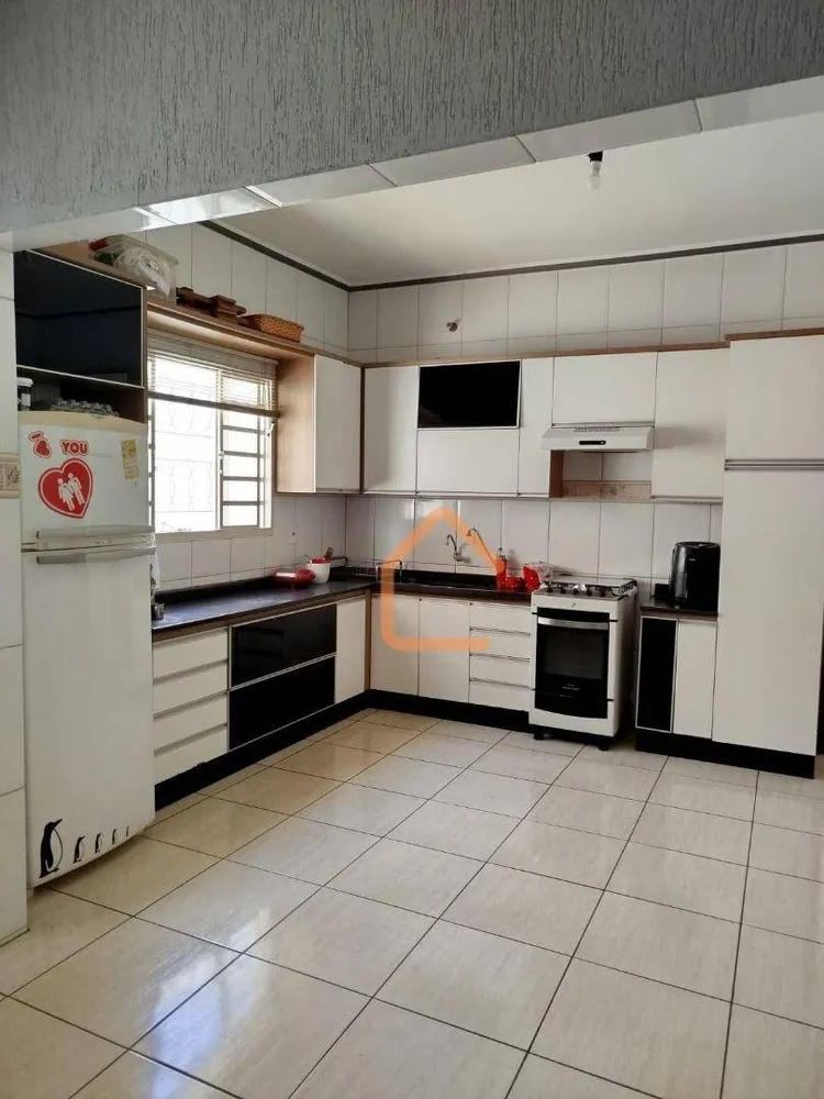 Casa, 3 quartos, 173 m² - Foto 1