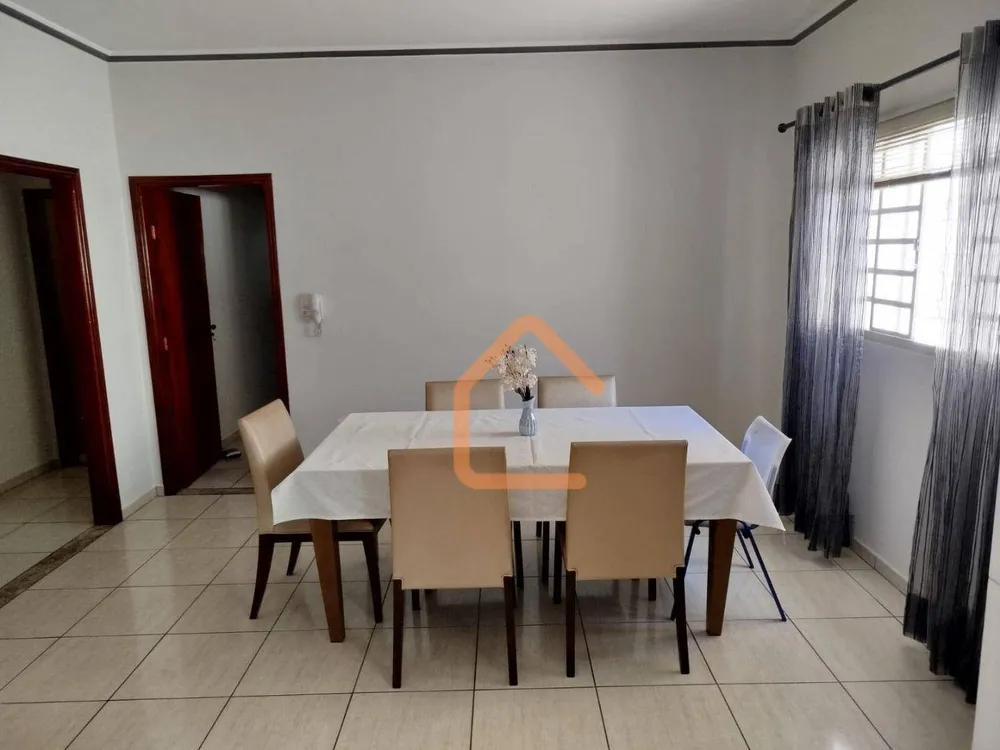 Casa, 3 quartos, 173 m² - Foto 2