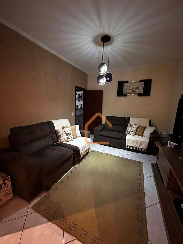 Chácara, 4 quartos, 1000 m² - Foto 2
